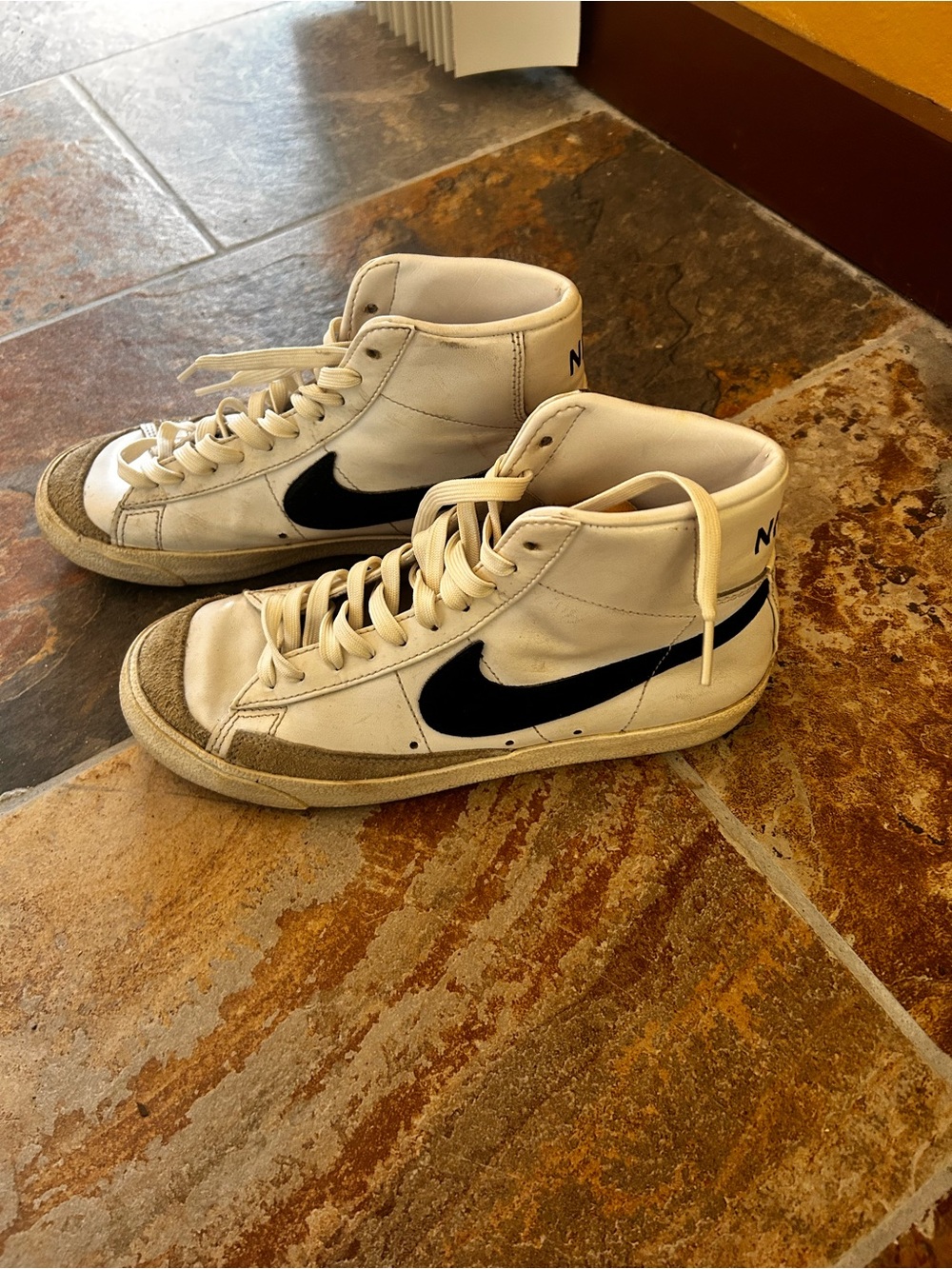 Nike Blazer Mid ‘77 White Black Leather High Top Sneakers Women’s Size 8